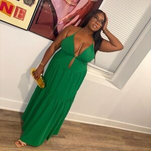 Elegant Green Maxi Dress
